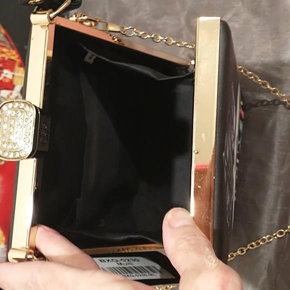 Price Drop Diva Handbag - Picture 3 of 8